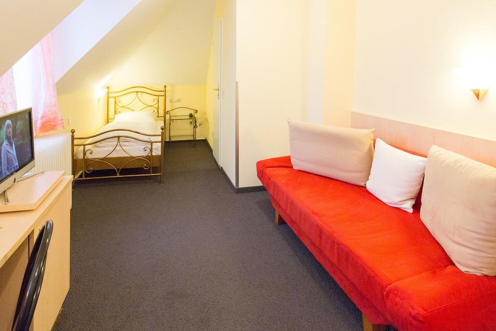 Hotel Uhland Munich Exterior photo